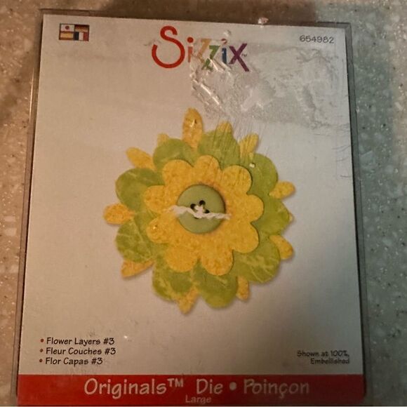 Sizzix 12 piece bundle die cutters, new cutting pad - Picture 8 of 13